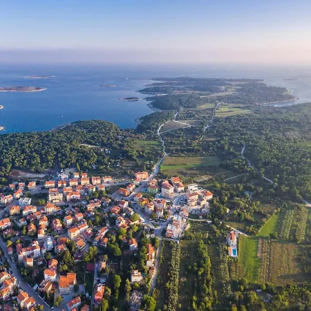 Ella Premantura By Interhome Pola