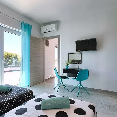 Ella Premantura By Interhome Willa Pula