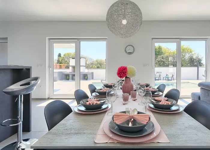 Ella Premantura By Interhome