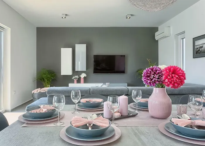 Ella Premantura By Interhome Pula