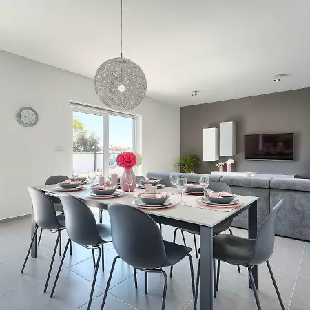 Ella Premantura By Interhome *