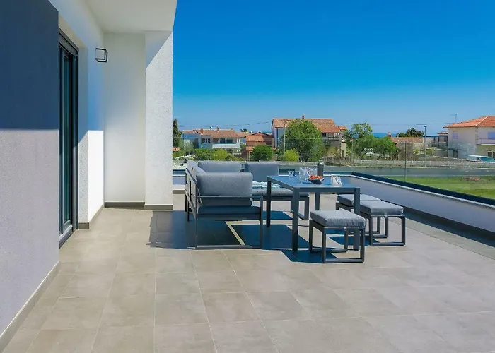 Ella Premantura By Interhome Vila Pula