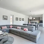 Ella Premantura By Interhome 풀라