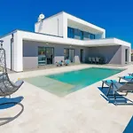 빌라 Ella Premantura By Interhome *