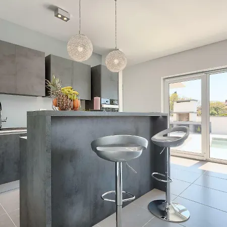 Ella Premantura By Interhome * פולה