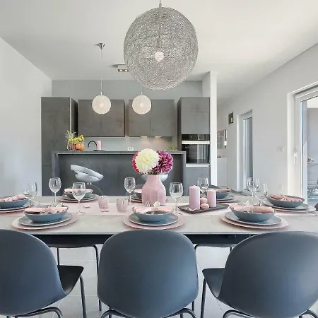 Ella Premantura By Interhome וילה פולה